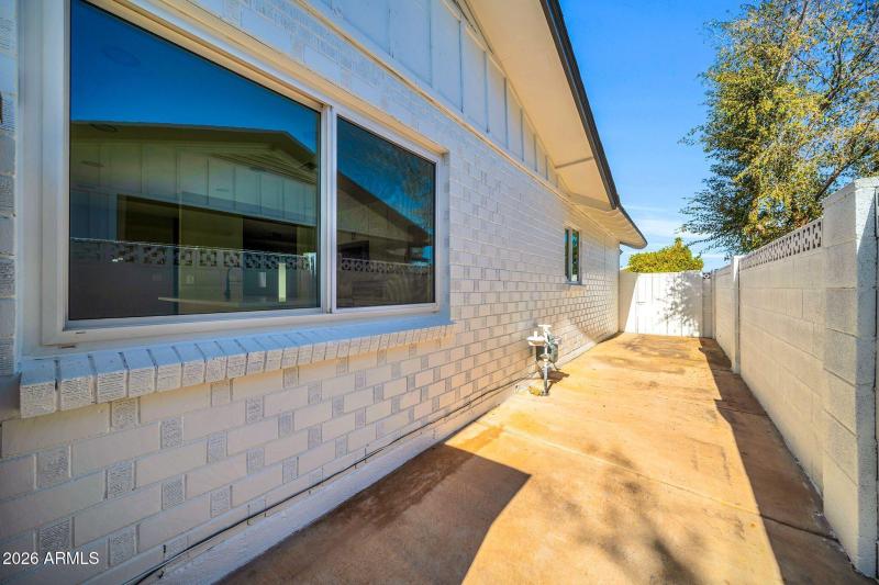 8219 E Whitton Ave-36