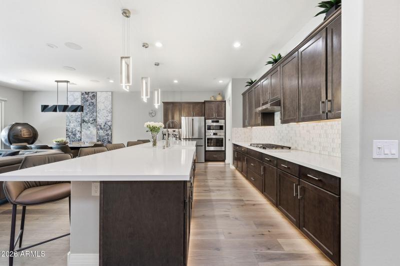 UNDER MOUNT CABINET LIGHTING