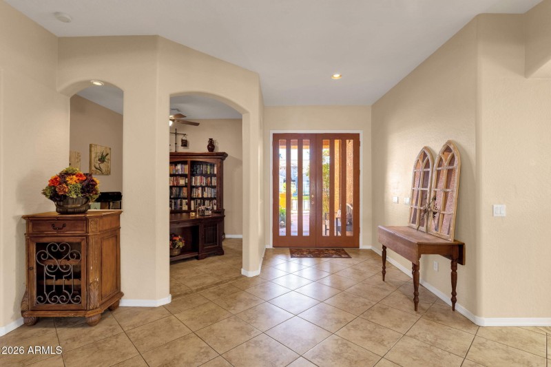 7-web-or-mls-5610-n-lyle-ct