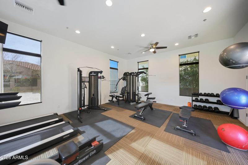 COMMUNITY FITNESS ROOM