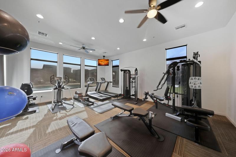 COMMUNITY FITNESS ROOM
