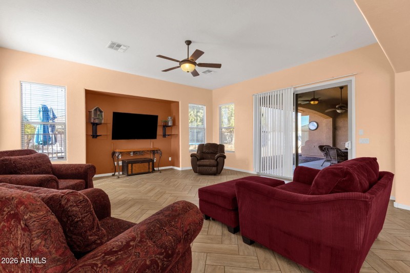 19-web-or-mls-5610-n-lyle-ct