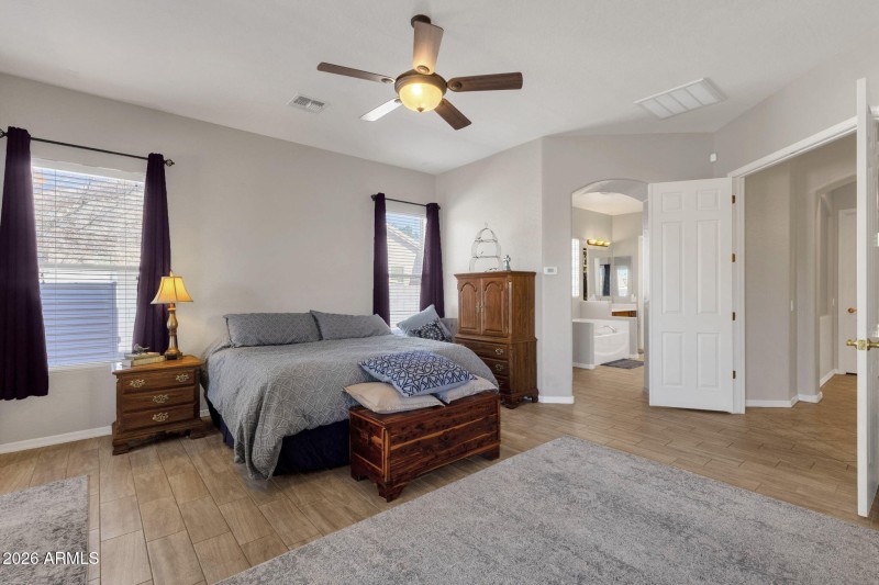 23-web-or-mls-5610-n-lyle-ct