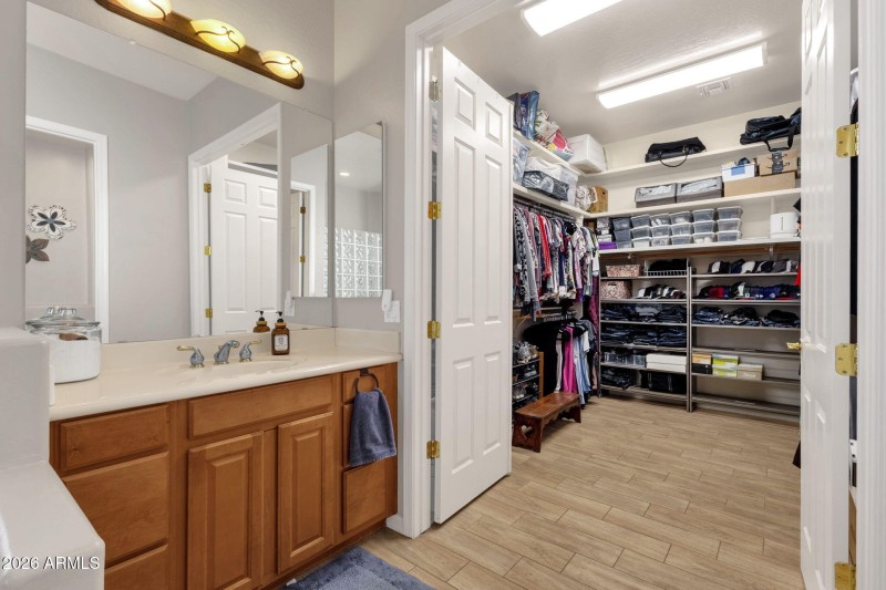 28-web-or-mls-5610-n-lyle-ct