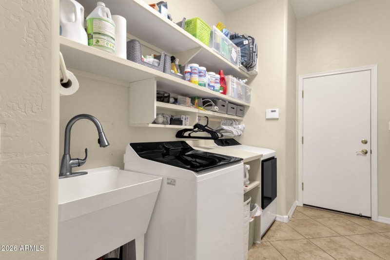 30-web-or-mls-5610-n-lyle-ct