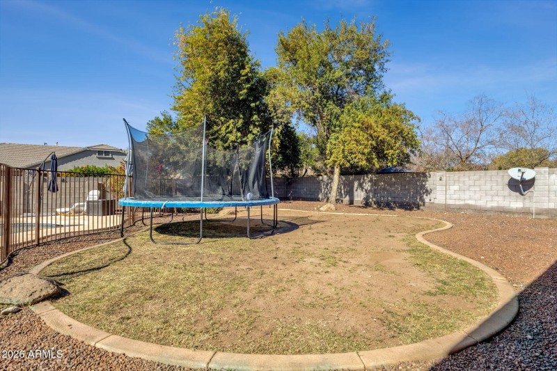 50-web-or-mls-5610-n-lyle-ct