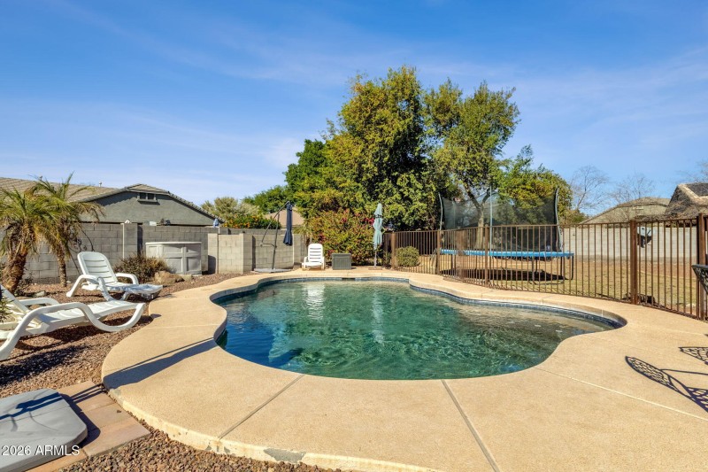 54-web-or-mls-5610-n-lyle-ct