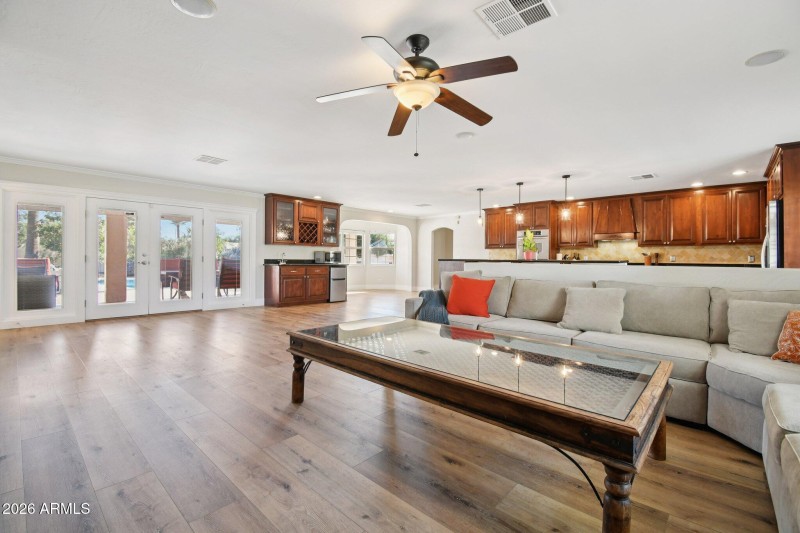 11-web-or-mls-E Estero Ln-S0502-011