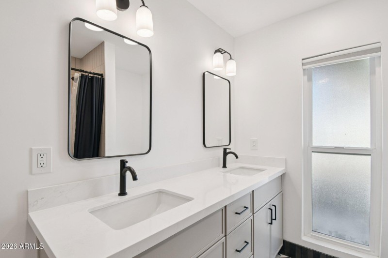 24-web-or-mls-E Estero Ln-S0502-024