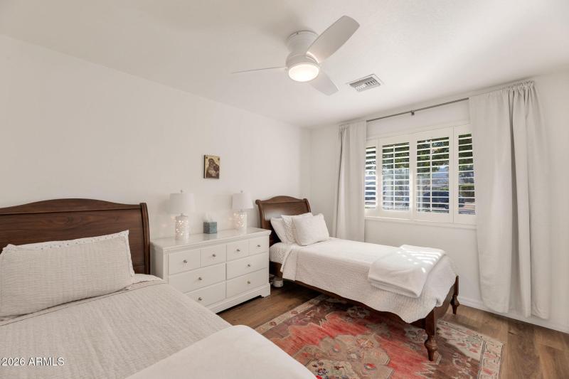 11-web-or-mls-QP-9037