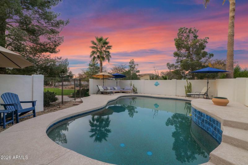 21102 Pummelos - 61Pool