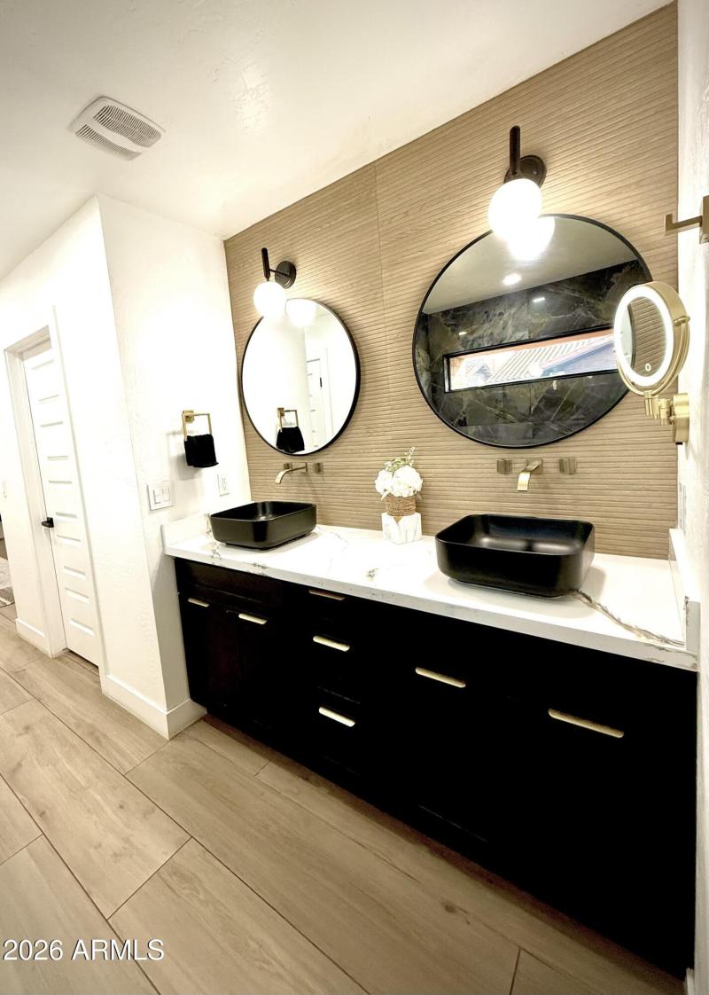 05447AA1-E021-44DF-9D75-88AE44401903