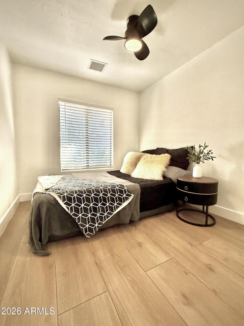 1000A678-F50E-4BCE-8F6C-B89AE5D6CA53