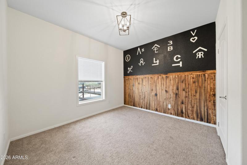 39624 N Central Ave 00020