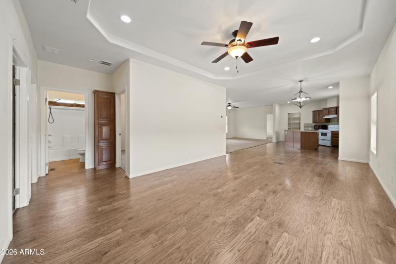 39624 N Central Ave 00024