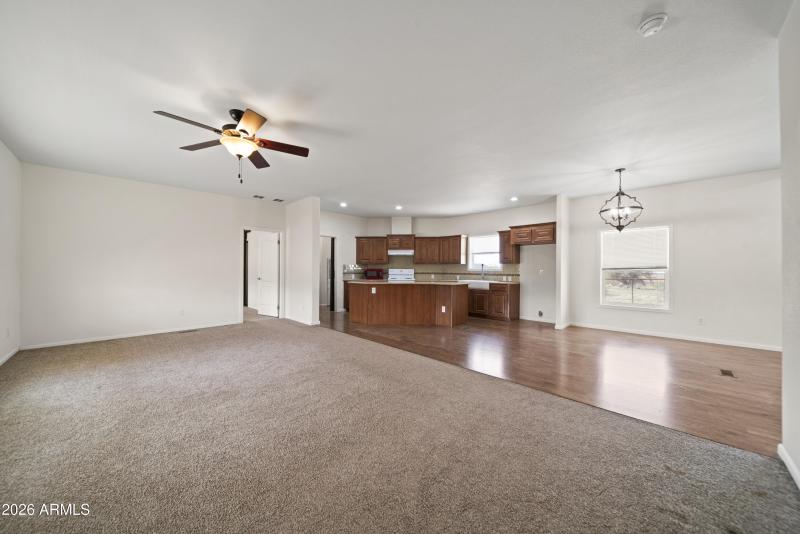 39624 N Central Ave 00027