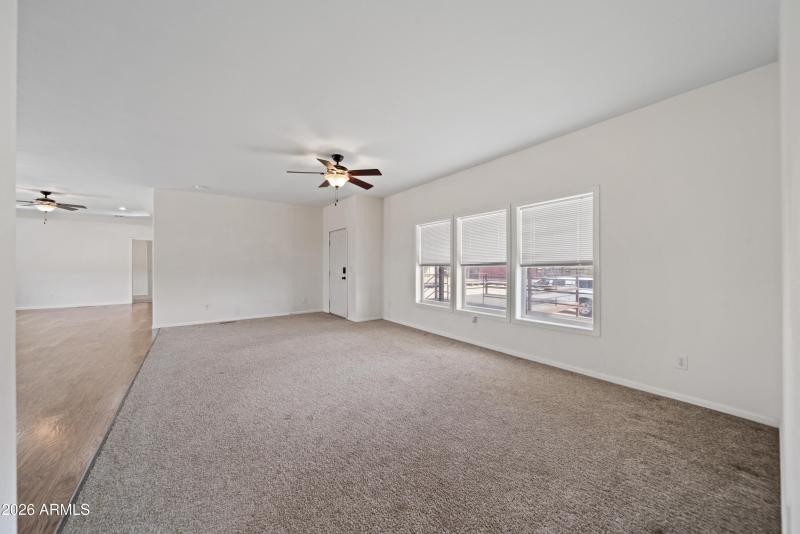 39624 N Central Ave 00029