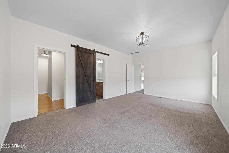 39624 N Central Ave 00037