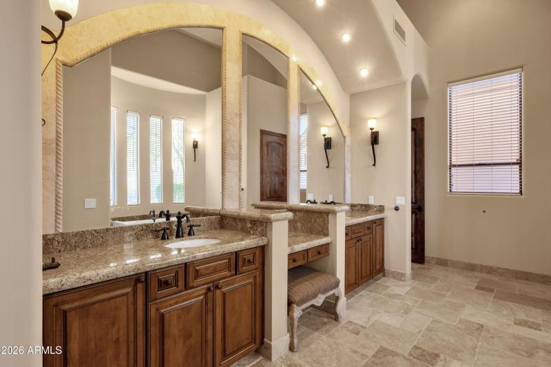 039_2nd Ensuite Bathroom II