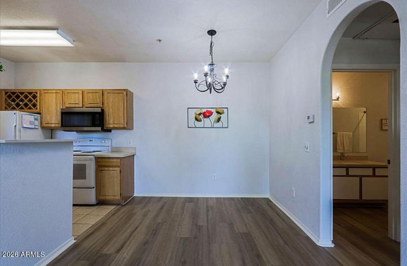 KitchenandEatingArea