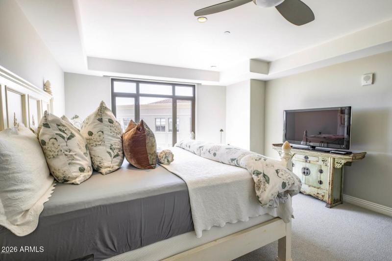 20190930193739215755000000-o