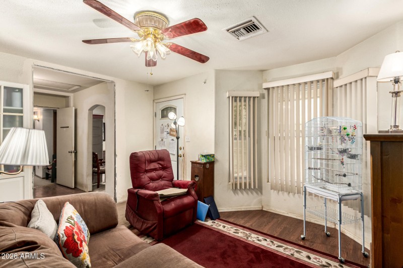 Family Room in Guest Quarters