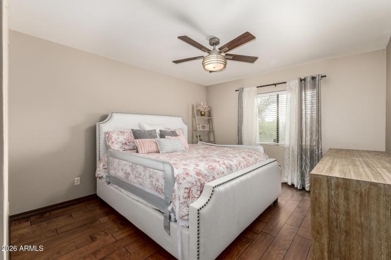 5022 E Calle De Los Flores