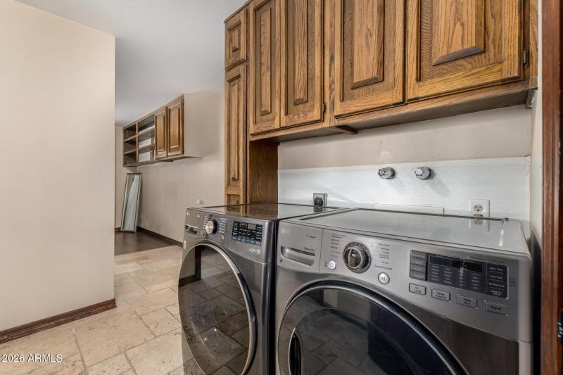 5022 E Calle De Los Flores