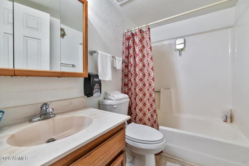 760 W Wickenburg Way-large-019-023-TOD73