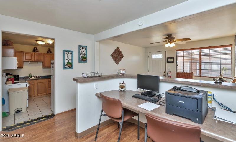 760 W Wickenburg Way-large-028-053-TOD73