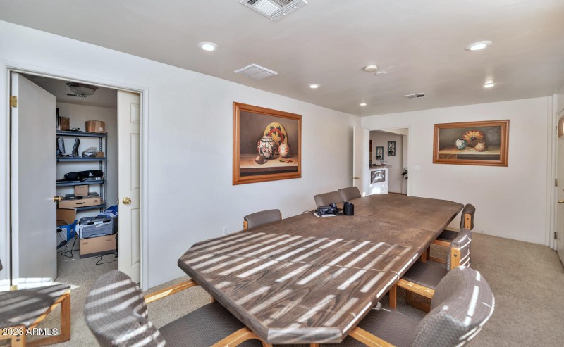 760 W Wickenburg Way-large-030-034-TOD73