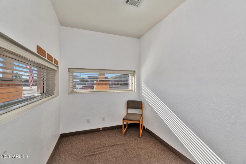 760 W Wickenburg Way-large-048-037-TOD73