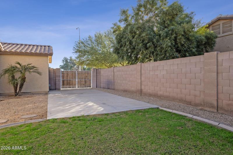 37-web-or-mls-4560-s-springs-dr