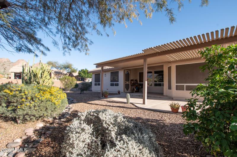 COVERED PATIO IN BACKYARD 14