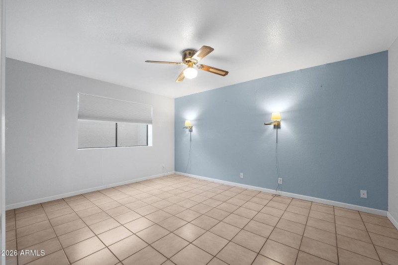 021__1214 W Seashore Dr