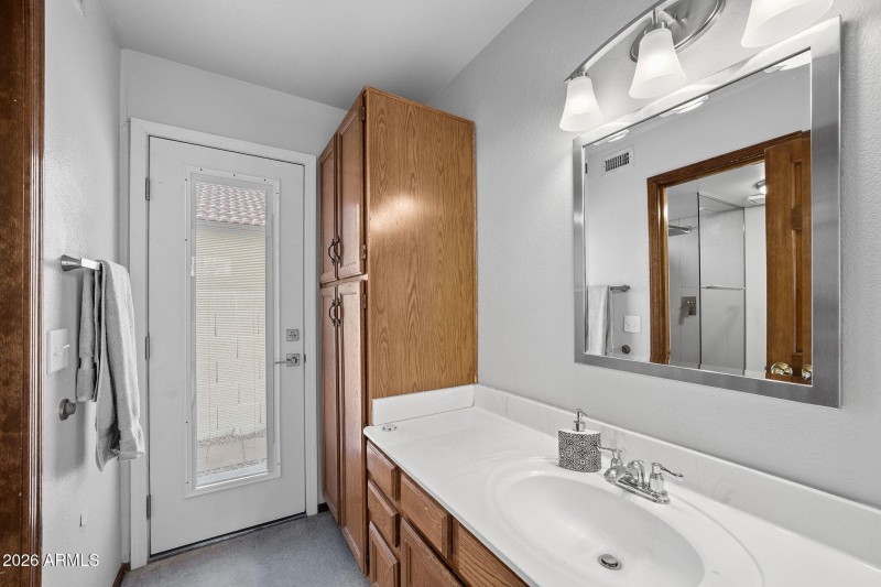 025__1214 W Seashore Dr