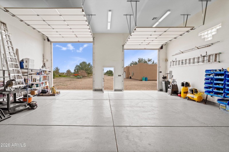 32-Workshop RV Garage