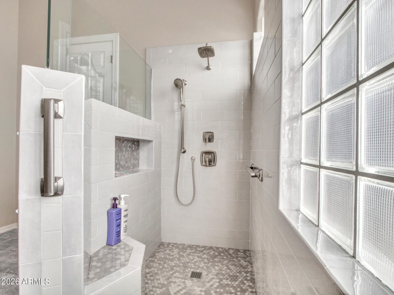 10-Primary-Bedroom-and-Bath-(8)