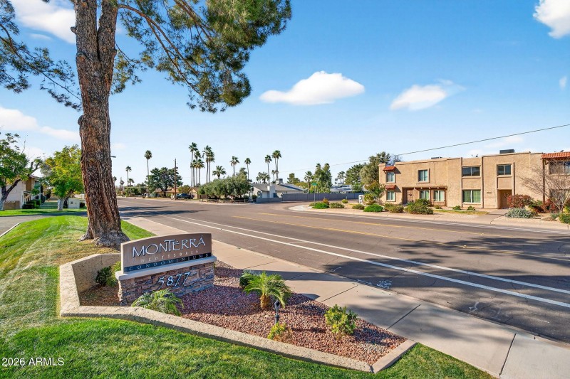 21-web-or-mls-31 N Granite Reef Rd