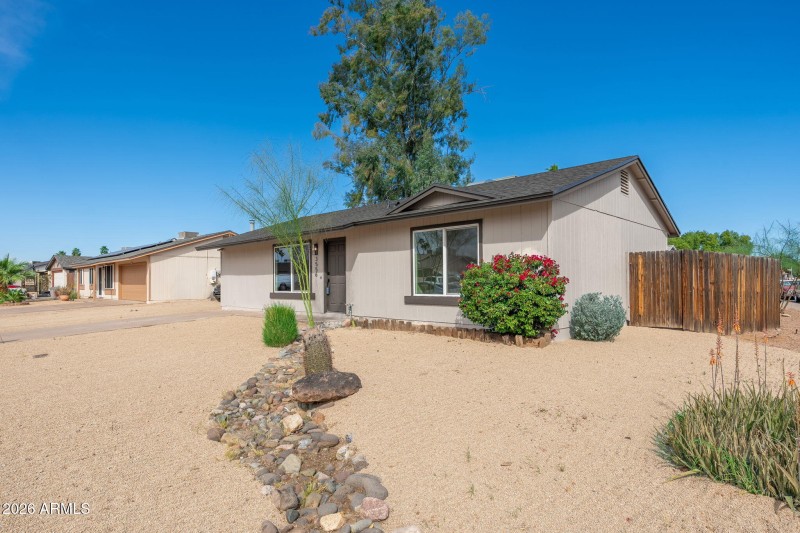 3556 E Helena Dr - 03