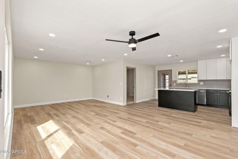 3556 E Helena Dr - 04