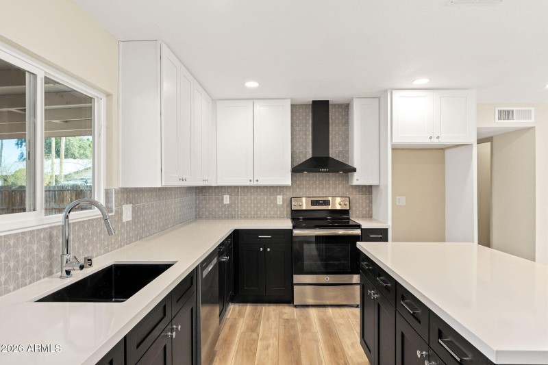 3556 E Helena Dr - 10