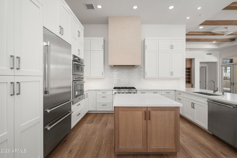 9280EThompsonPeakPkwy42-18