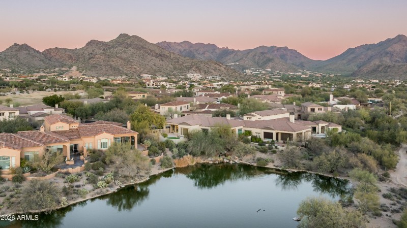 9280EThompsonPeakPkwy42-43