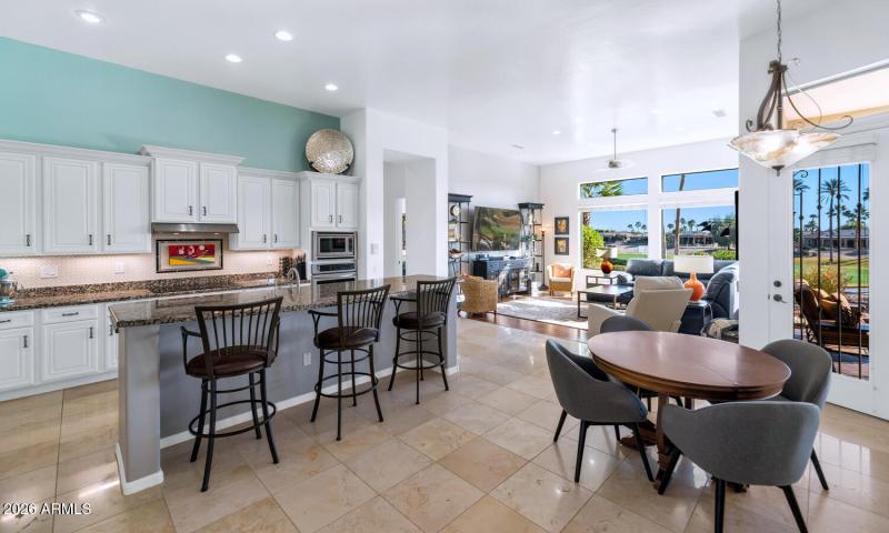 Breakfast Nook & Bar