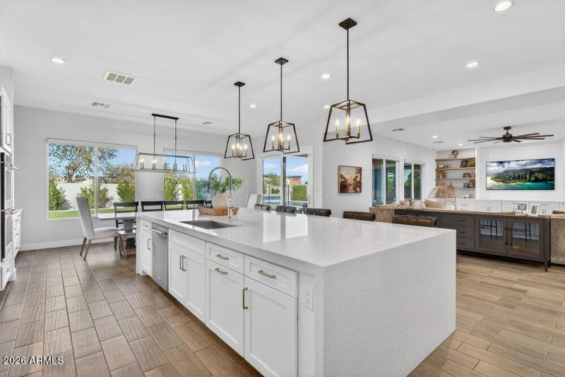 009_29-web-or-mls-65-e_marsh_rd_4