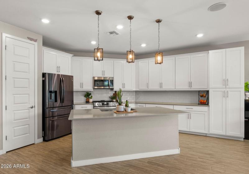 11-web-or-mls-Kitchen3