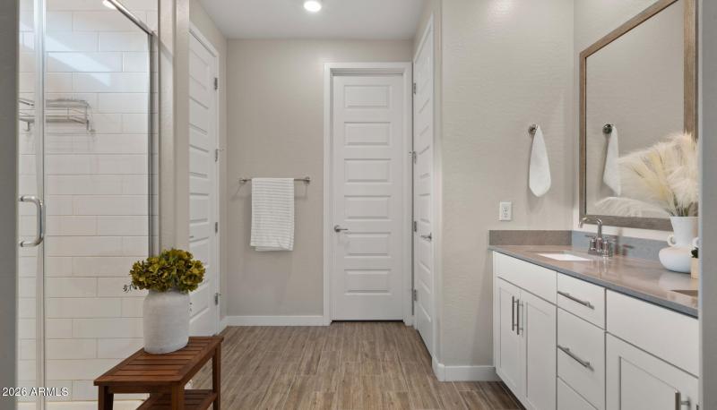 26-web-or-mls-Primary Bedroom2