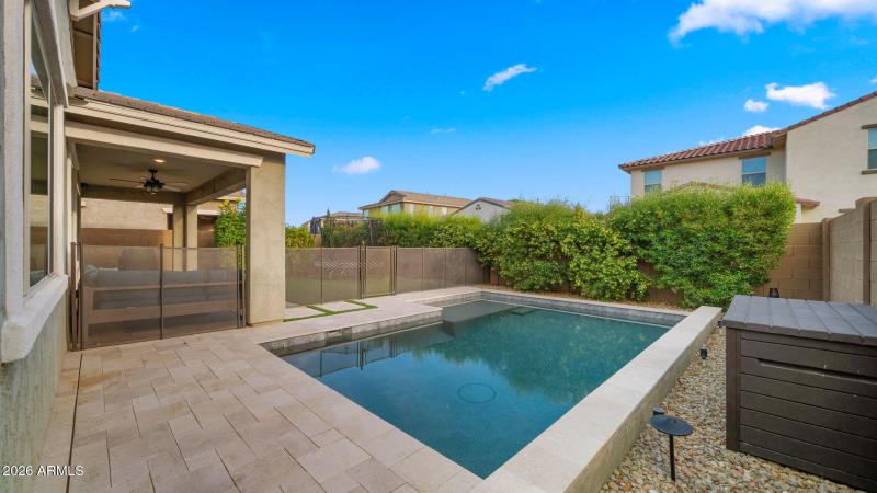 38-web-or-mls-Backyard2