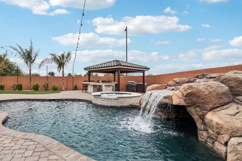 40-web-or-mls-N 185th Ln-S0602-038